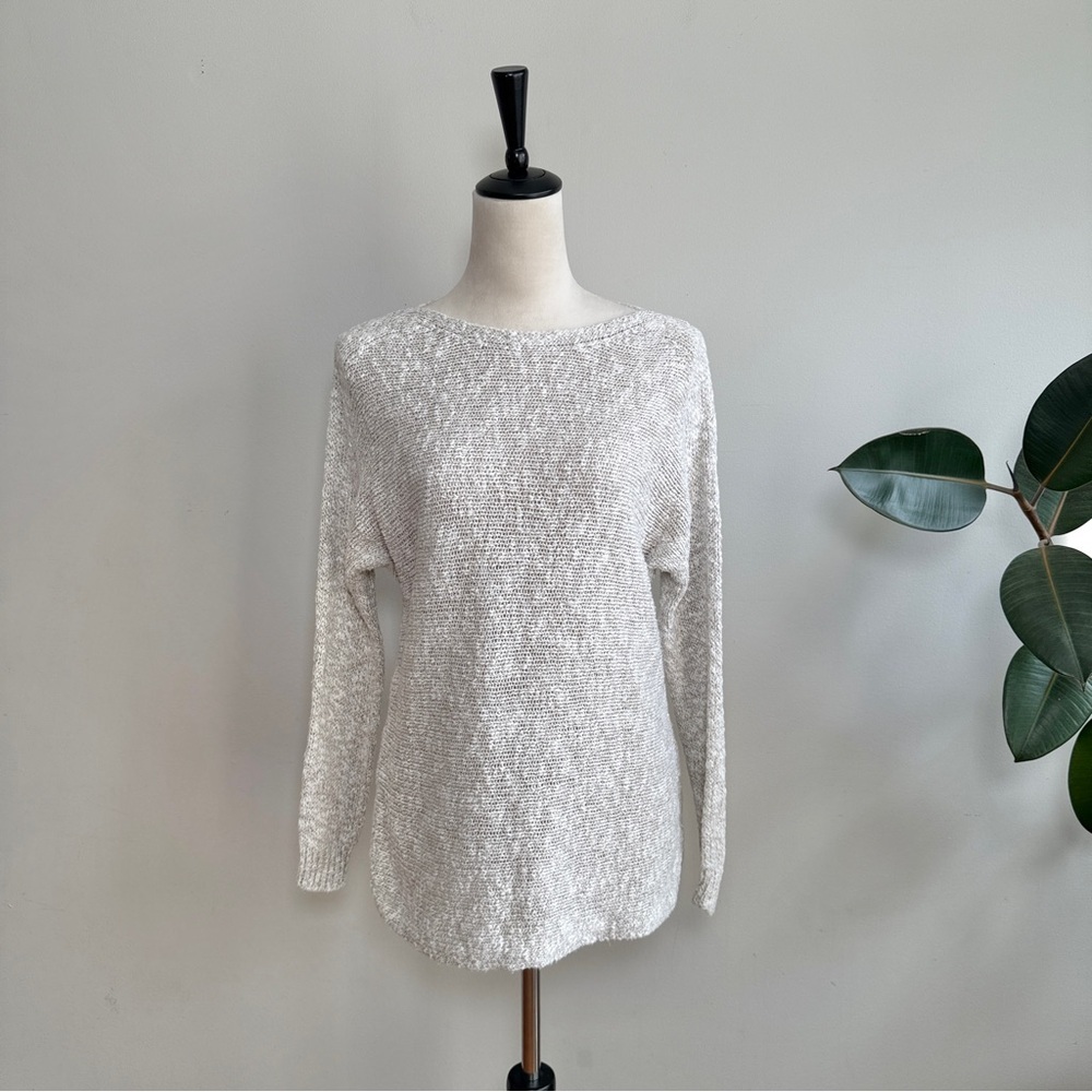Vince. Linen blend boat neck sweater